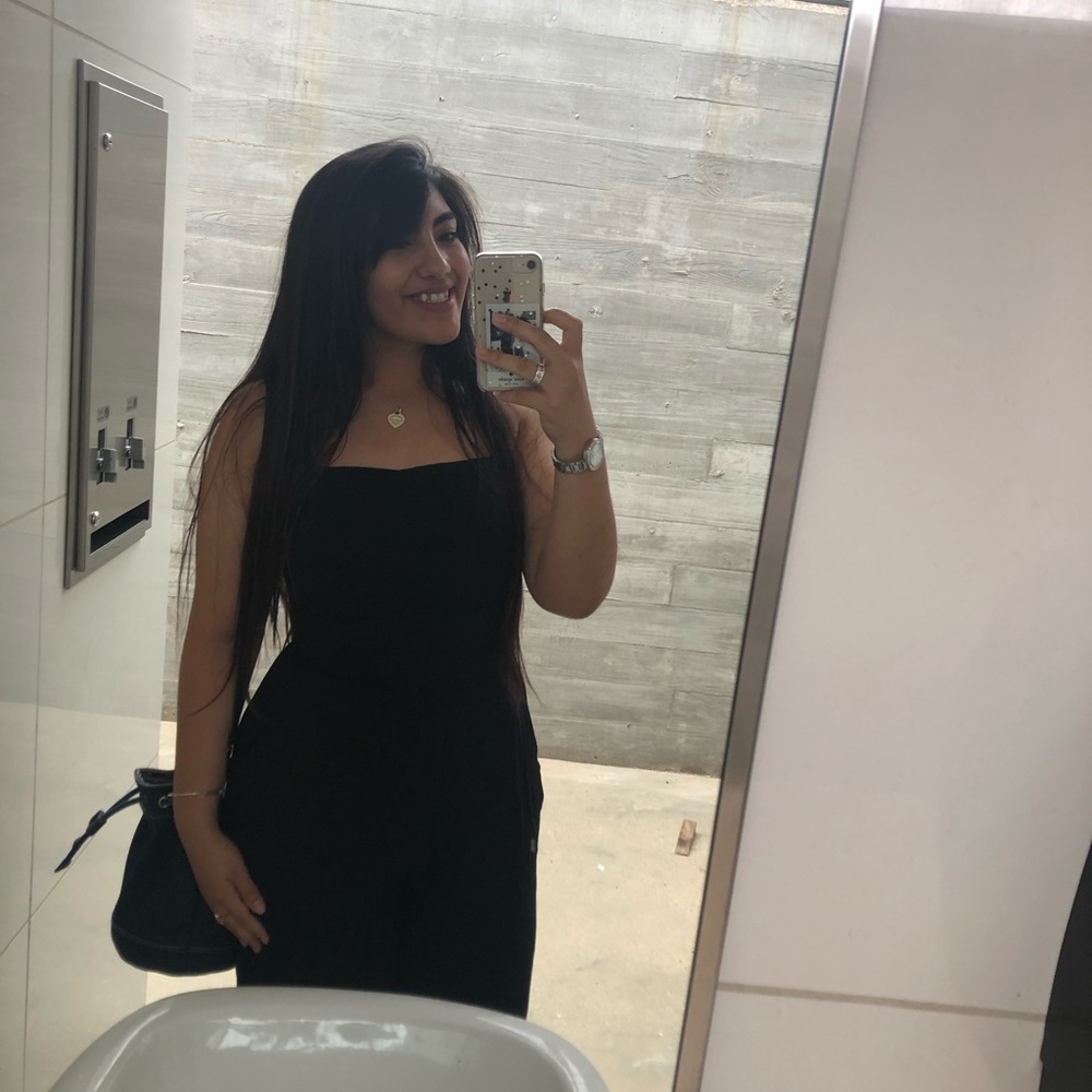 Meet your Posher, Sari